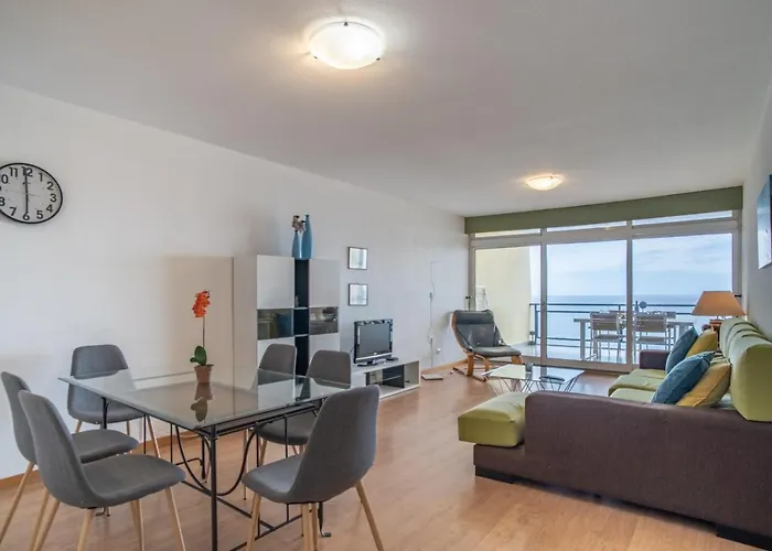 Atlantic Garden Front Formosa פונשל